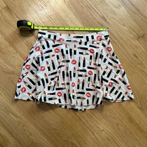 Kendall & Kylie White Black Skater Mini Skirt